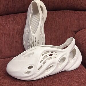 Adidas Yeezy Foam RNNR 'Sand' Size 11 Runner FY4567 Cream Clay